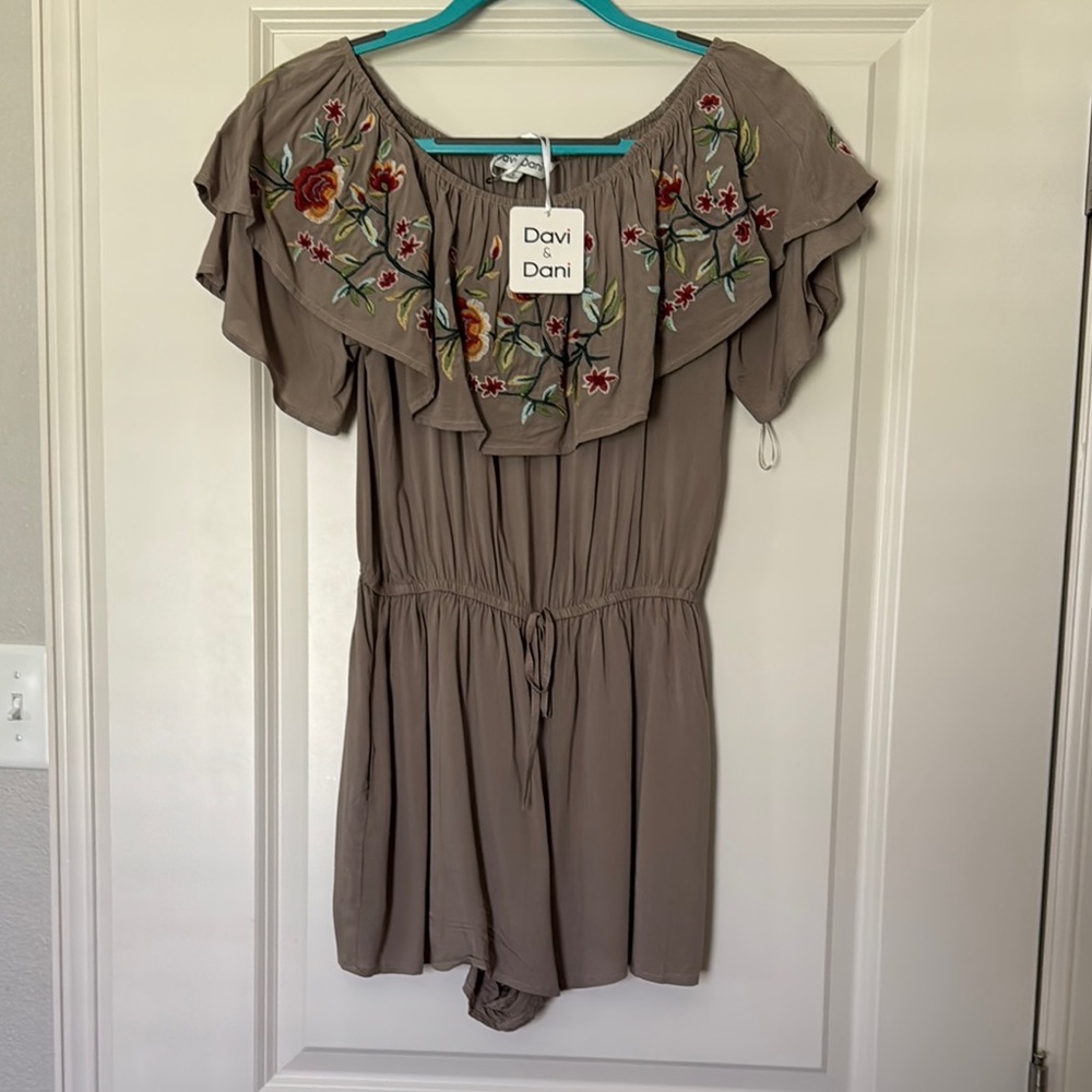 DAVI & DANI Taupe Romper with Floral Embroidery